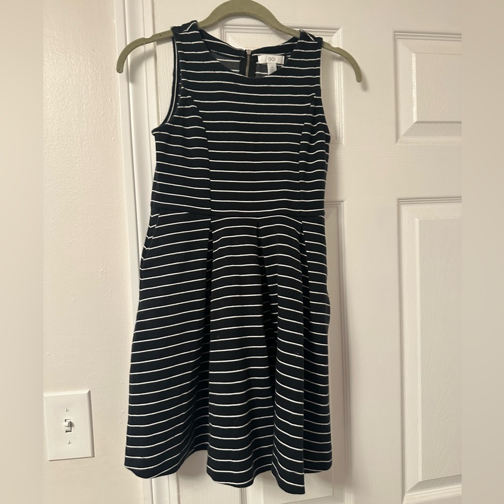 Girls 1901 sleeveless dress. Navy and white striped.
